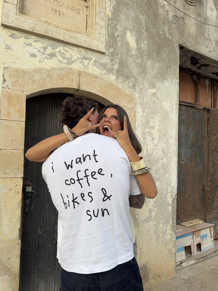 I want coffee, bikes & sun
